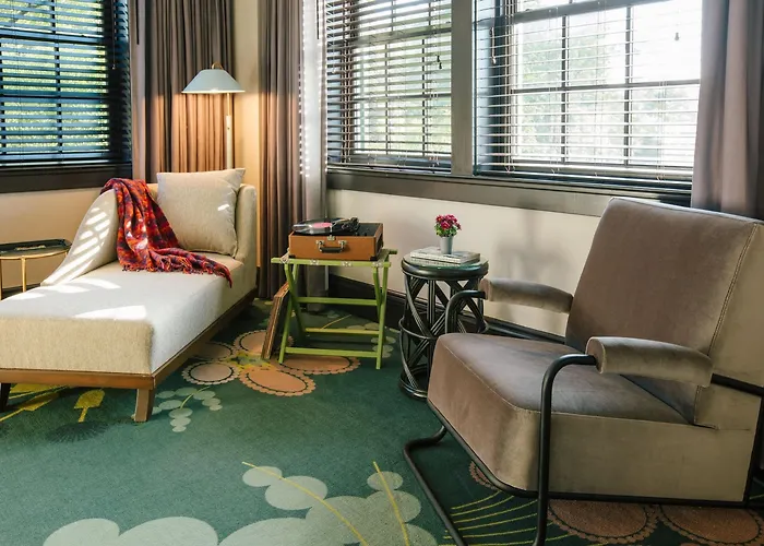 Hotel Clermont Atlanta, By Oliver